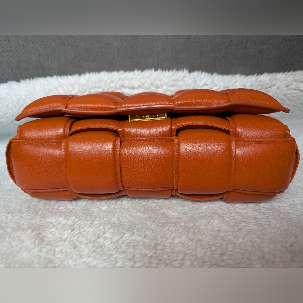 Authenic Bottega Veneta Chain Cassette Bag - Picture 2 of 12